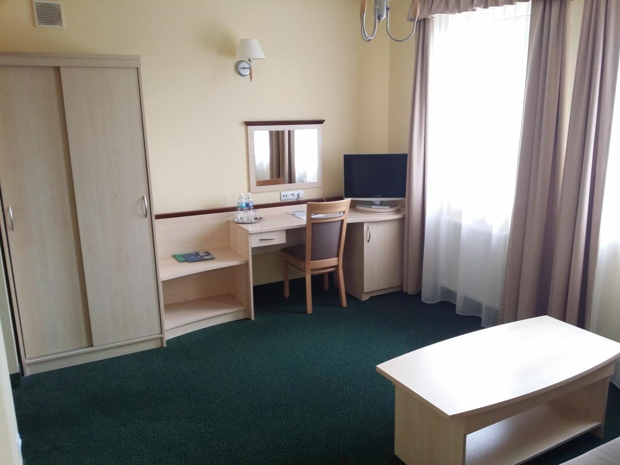 Hotel Wodnik スウォク エクステリア 写真