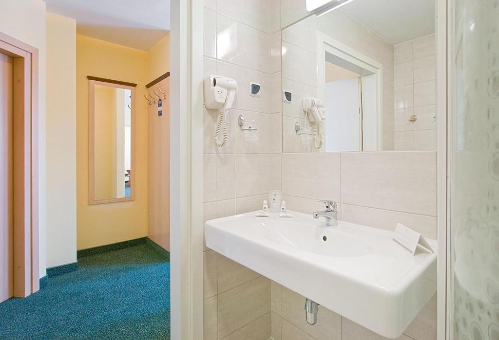 Hotel Wodnik スウォク 部屋 写真